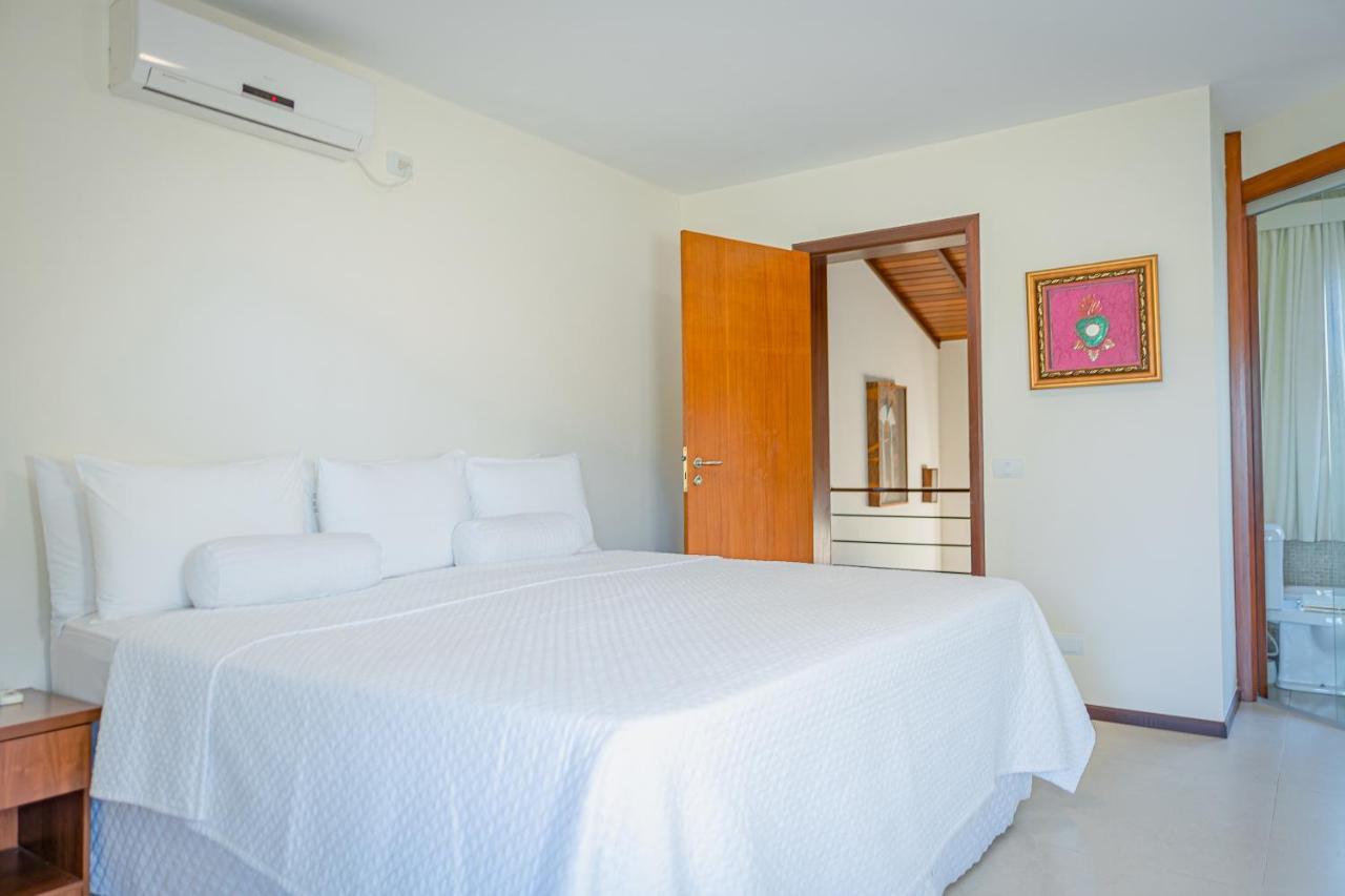 La Torre Resort All Inclusive Порто Сегуро Екстериор снимка A bedroom with a split-type air conditioner