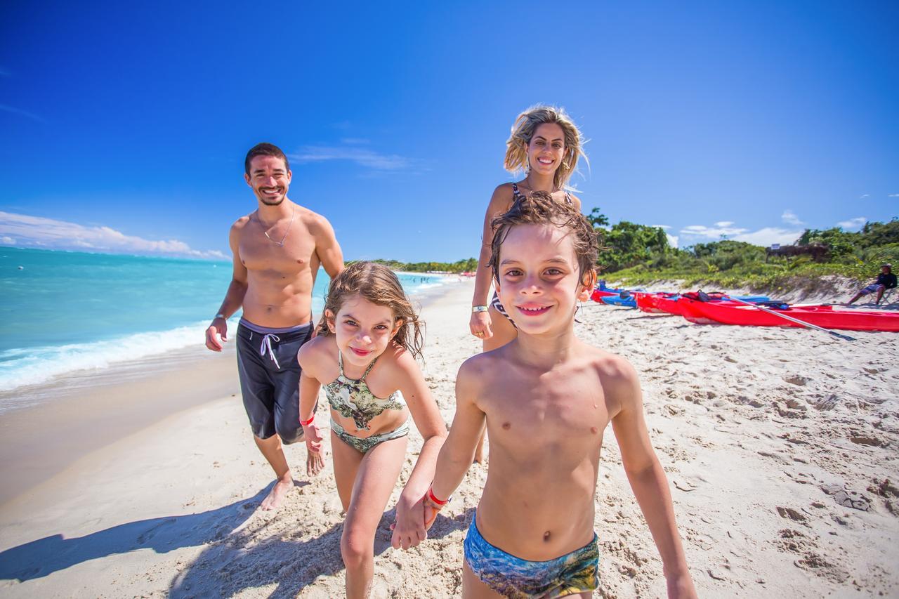 La Torre Resort All Inclusive Порто Сегуро Екстериор снимка Family on a beach
