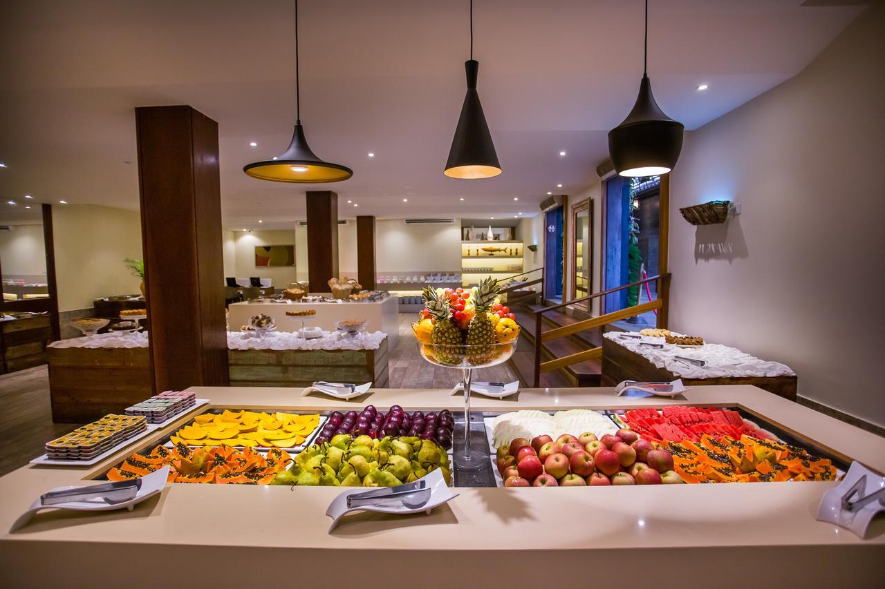 La Torre Resort All Inclusive Порто Сегуро Екстериор снимка The buffet at the hotel